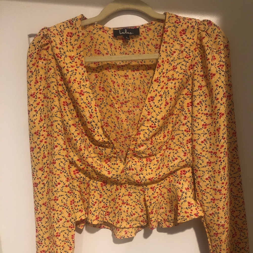 Lulus Top